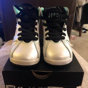 Used Child size Jordan 7 white/green/orange